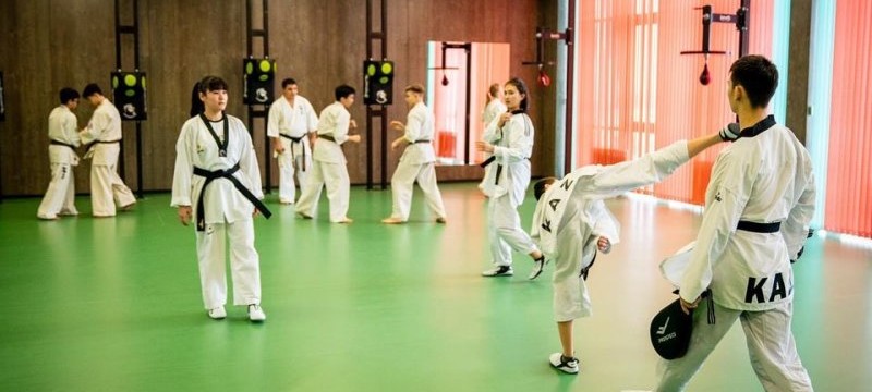 Тренажерный зал для боевых искусств в спортивном центре Aspan
